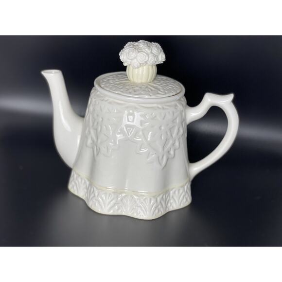 Discontinued Lenox Butler’s Pantry Garden Party Figural TEAPOT w/Lid 6.5”x 7.5” - Picture 3 of 12